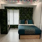 Moderne Avec Jacuzzi Apartmán *