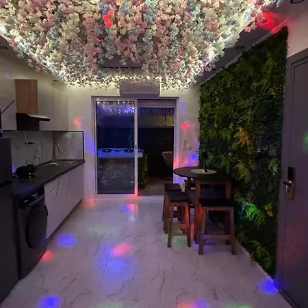 Apartmán Moderne Avec Jacuzzi *
